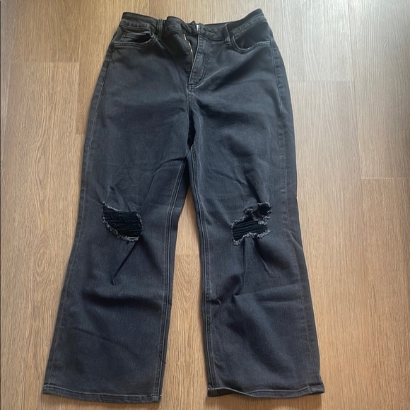 Ceros Denim - Ceros Black Jeans with Distressed Details